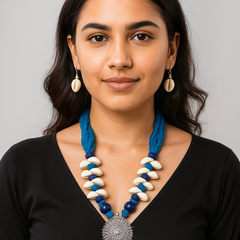 Blue Thread Shell Necklace Set with Sun-Shaped Pendant